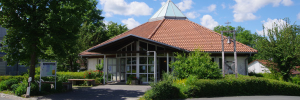 Magdalenenkirche mit Glockenturm